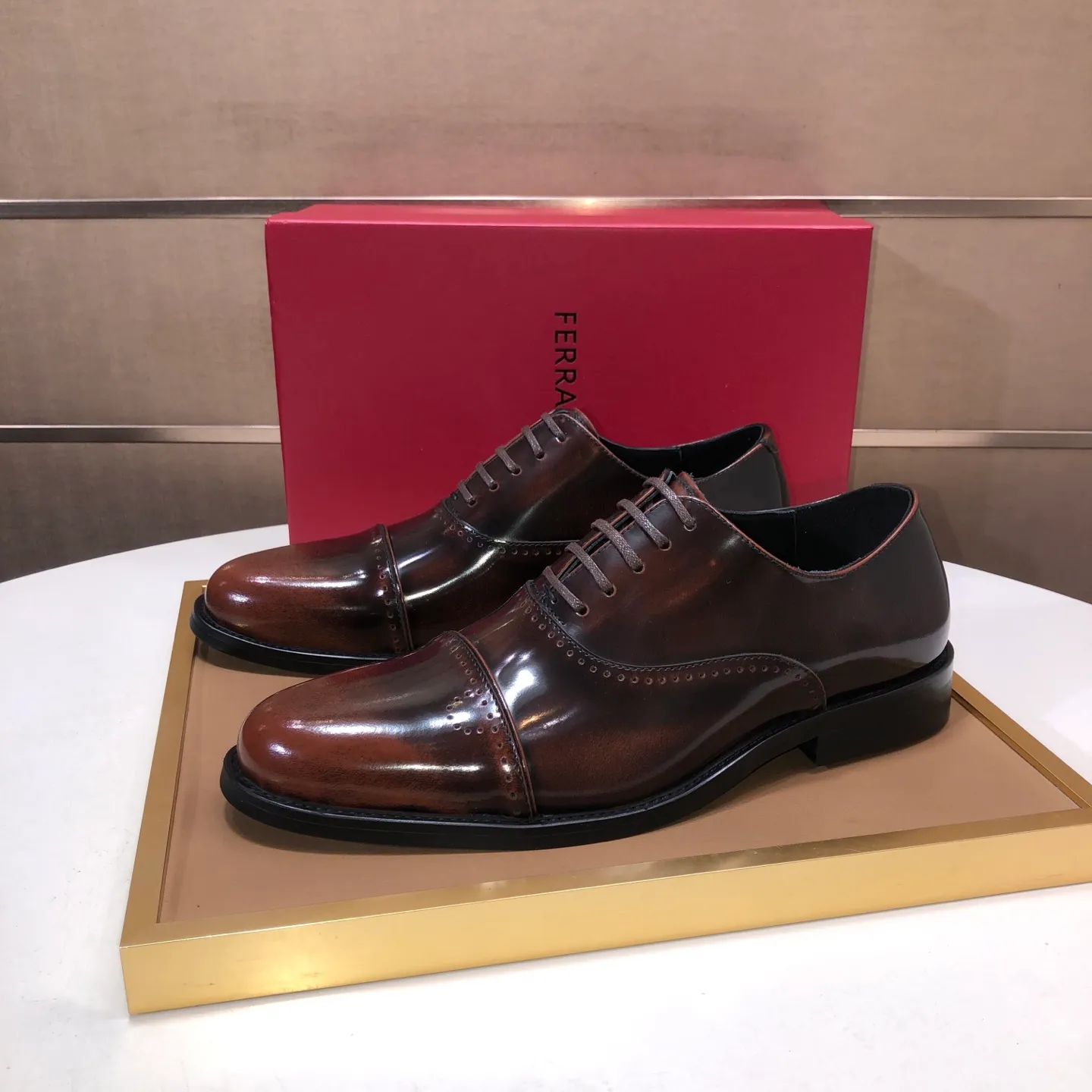 Men's shoes 💰540💰 [Ferragamo/Ferragamo] The latest model from the counter. Original imported high-quality cowhide with open sides + imported 🐂 cowhide lining + original luxury metal buckle + original combination outsole. Comparison is stress-free 38–45 (45 is custom-made and cannot be returned or exchanged)